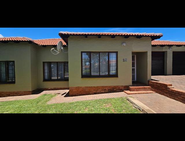 3 BEDROOM FREESTANDING FOR SALE IN CASHAN